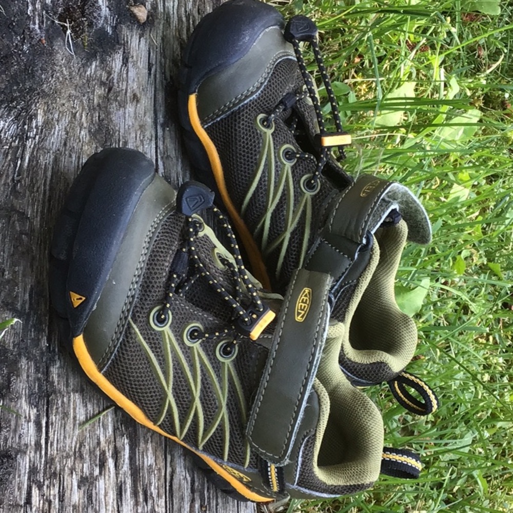 Kids Keen Chandler CNX Hiking Shoe Size 13